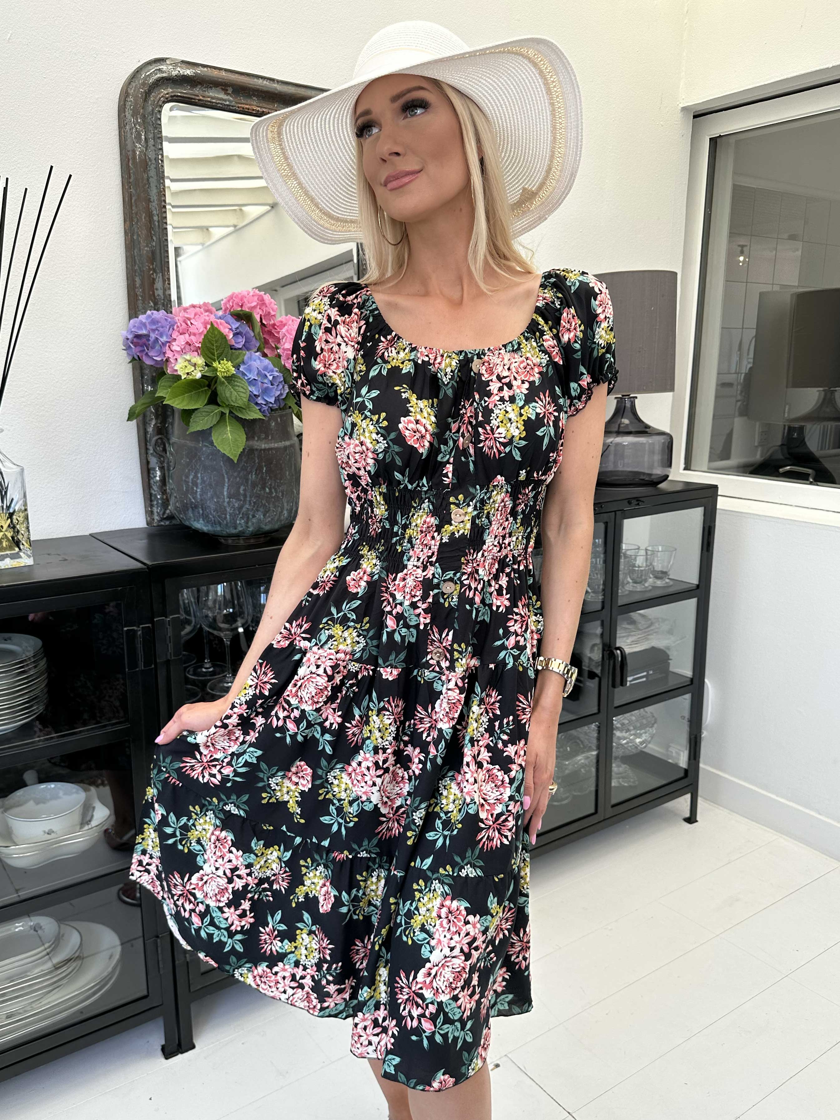 Finalia Summer Short - Sød blomstret kjole med pufærmer